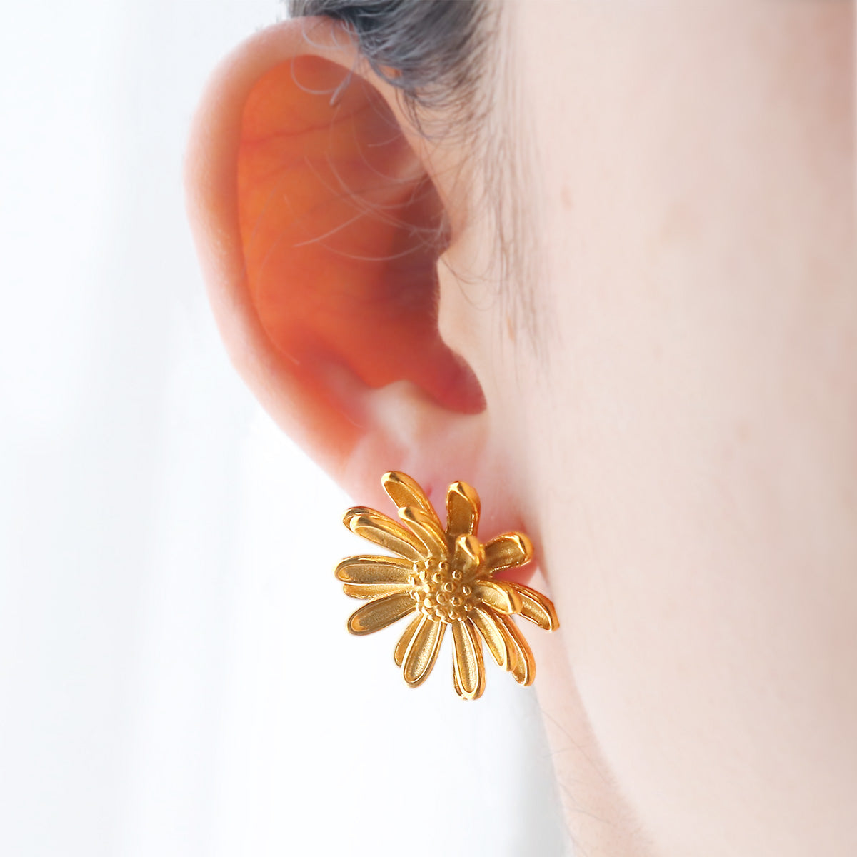 【9/9(火)18:00発売開始】デイジーフラワーピアス｜18K Gold Plate