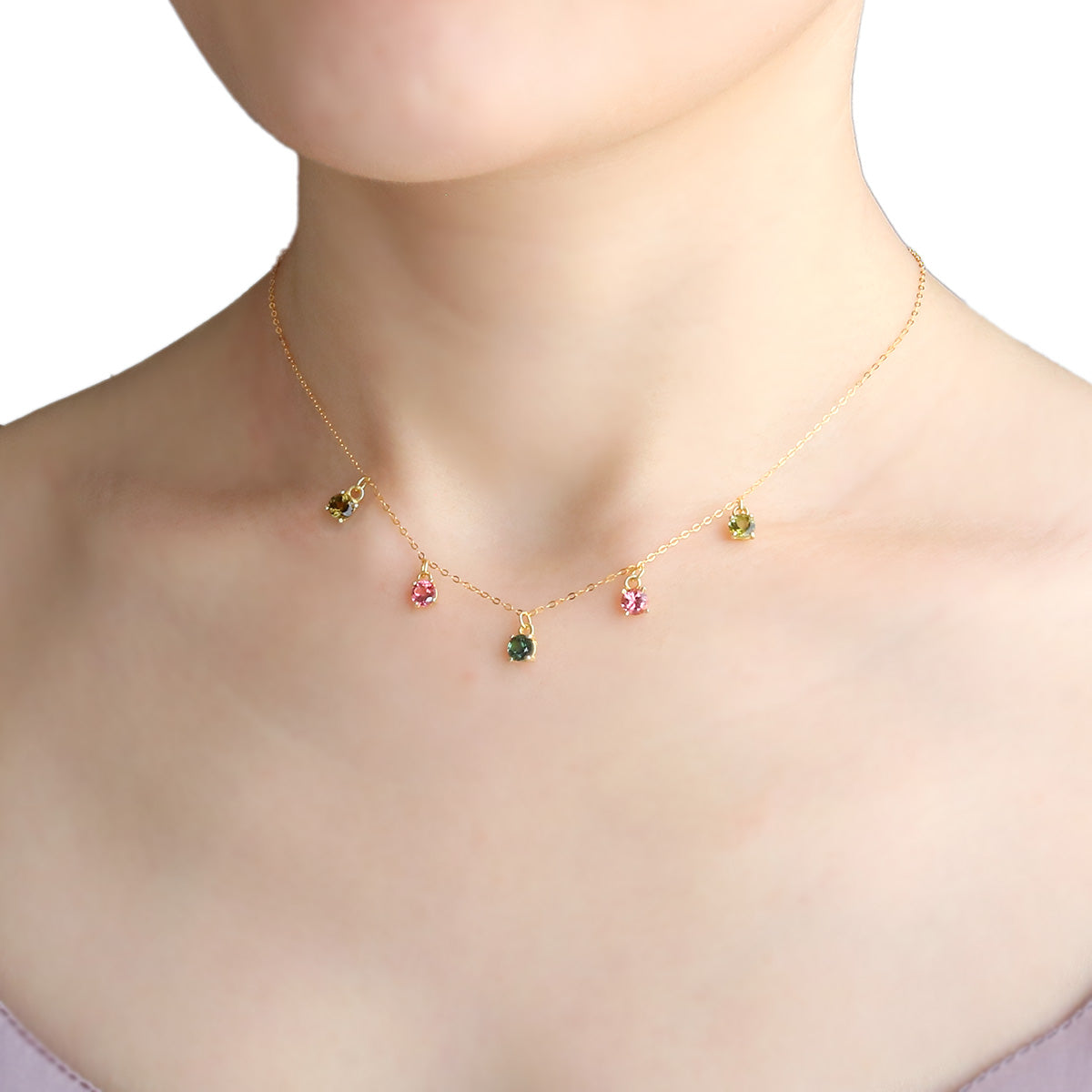 マルチカラートルマリン ネックレス 着用イメージ 首元