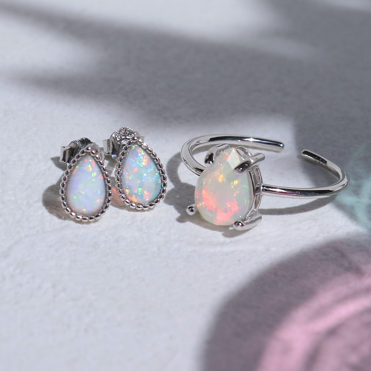 オパール ペアシェイプ  ピアスとリング シルバー925 フリーサイズ 10月誕生石