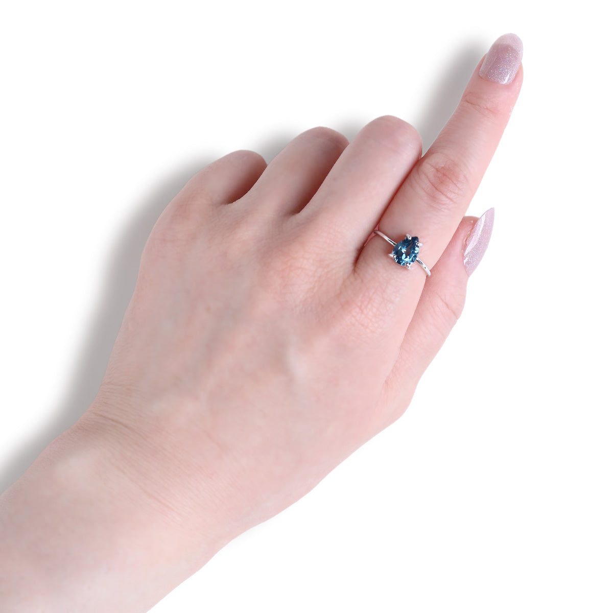 ロンドンブルートパーズリング 着用イメージ