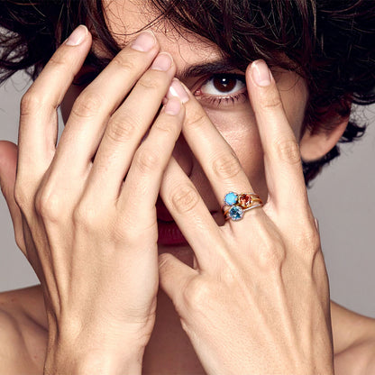 レッドジルコンとブルージルコンとスリーピングターコイズの指輪重ね着けスタイリング