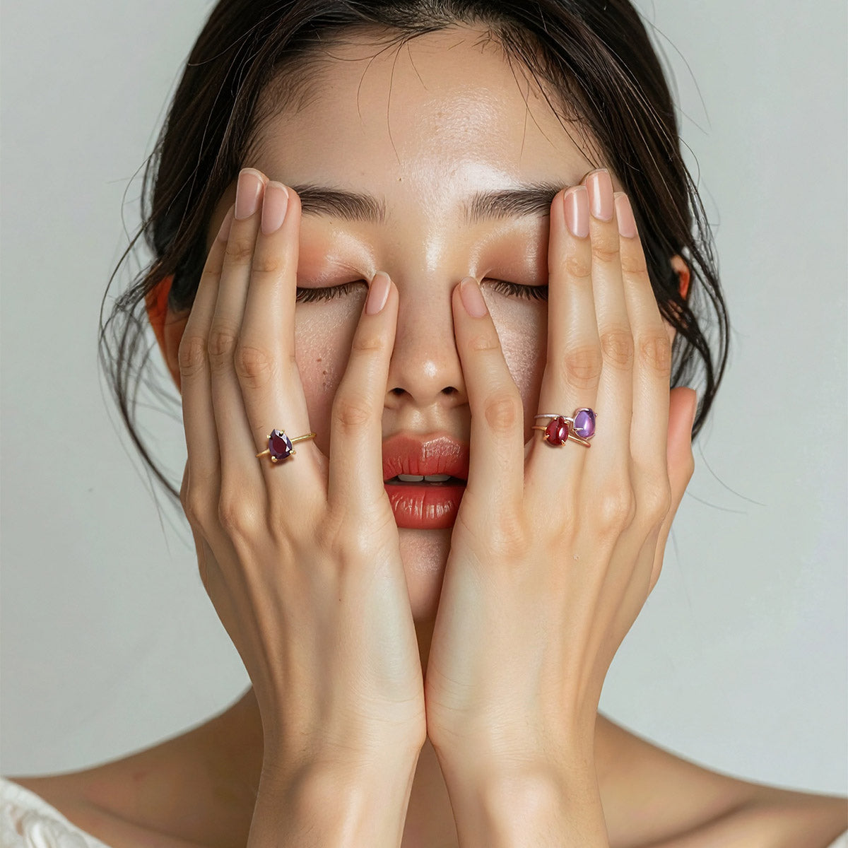 1月誕生石ガーネットペアシェイプカットリング 2月誕生石アメジストカボションカットリング Silver925 着用イメージ