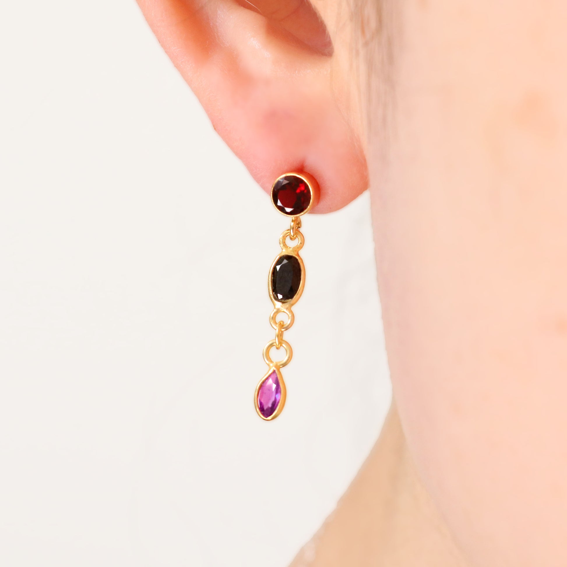 ガーネット×ブラックスピネルファセットカットピアス Silver925 着用サイズ感