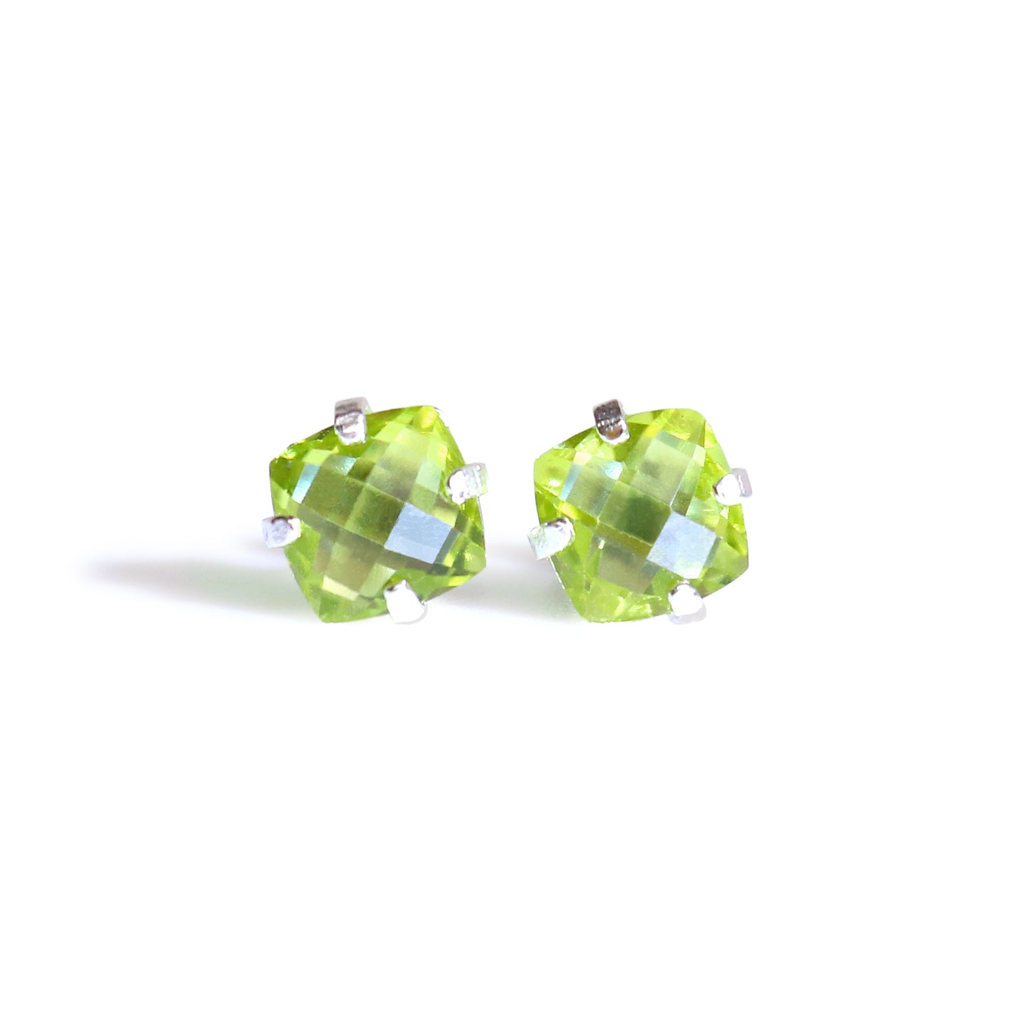 ペリドット スクエアクッションカットピアス チェッカーカット 宝石アップ 8月誕生石 silver925