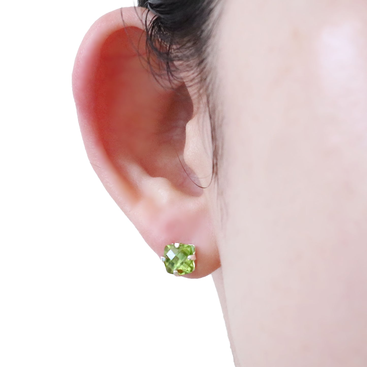 ペリドット スクエアクッションカットピアス Silver925 サイズ感